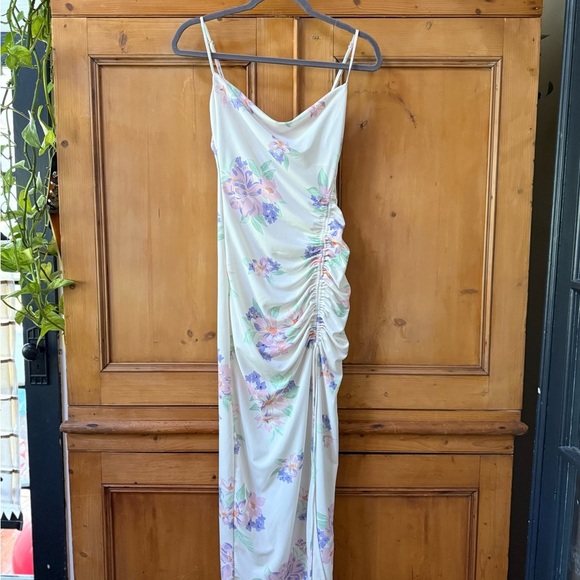 Zara side ruching Floral Midi Dress bodycon - Picture 3 of 9